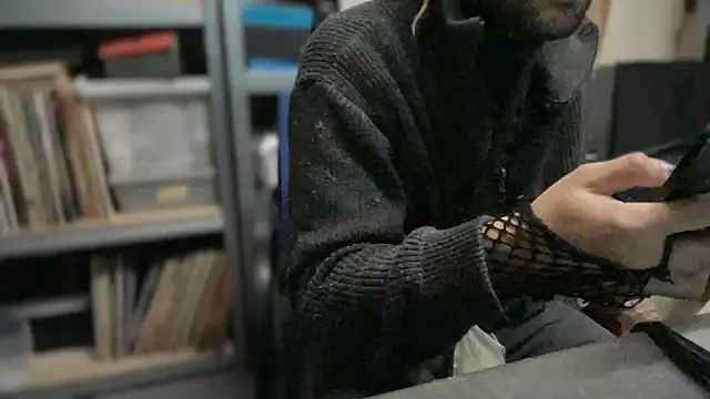 Snapshot of P4RtYBOII92 chatting on October 25, 4:25 am P4RtYBOII92 online show from October 25, 4:25 am