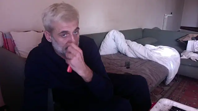 Snapshot of skossa777 chatting on October 29, 7:33 am skossa777 online show from October 29, 7:33 am