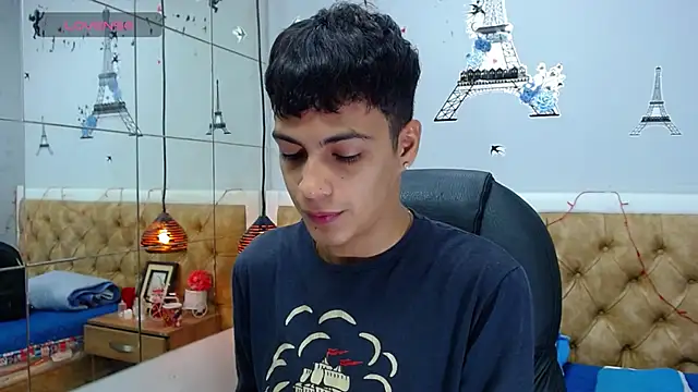 Snapshot of SkinnyBoy_ chatting on January 9, 1:24 pm SkinnyBoy online show from January 9, 1:24 pm