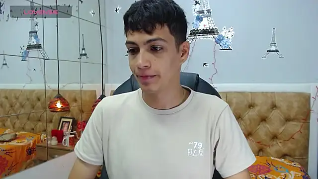 Snapshot of SkinnyBoy_ chatting on December 6, 12:05 pm SkinnyBoy online show from December 6, 12:05 pm