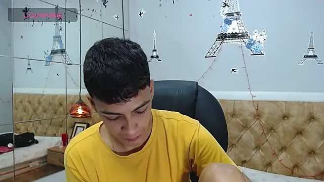 Snapshot of SkinnyBoy_ chatting on December 27, 12:23 pm SkinnyBoy online show from December 27, 12:23 pm
