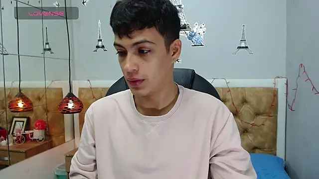 Snapshot of SkinnyBoy_ chatting on January 12, 12:44 pm SkinnyBoy online show from January 12, 12:44 pm