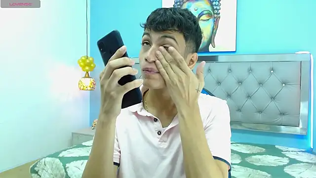 Snapshot of SkinnyBoy_ chatting on December 30, 12:42 pm SkinnyBoy online show from December 30, 12:42 pm
