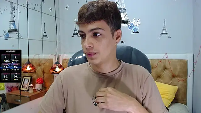 Snapshot of SkinnyBoy_ chatting on March 19, 12:01 pm SkinnyBoy online show from March 19, 12:01 pm