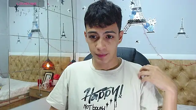 Snapshot of SkinnyBoy_ chatting on December 21, 12:27 pm SkinnyBoy online show from December 21, 12:27 pm