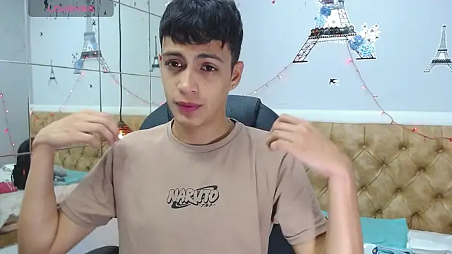 Snapshot of SkinnyBoy_ chatting on December 22, 12:27 pm SkinnyBoy online show from December 22, 12:27 pm