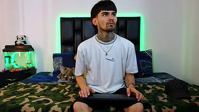 Brutal Sex Fucking online show from February 27, 7:13 pm