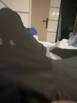 Snapshot of young1fucker chatting on December 28, 2:33 pm young1fucker online show from December 28, 2:33 pm