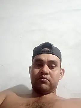 Snapshot of travieso2893 chatting on October 16, 2:52 am travieso2893 online show from October 16, 2:52 am