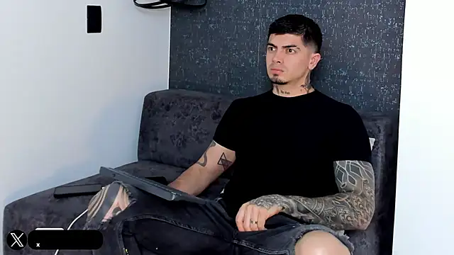 Snapshot of _mrcock chatting on October 19, 11:08 pm mrcock online show from October 19, 11:08 pm