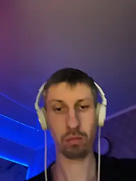 Aki-Laky online show from December 3, 7:09 pm