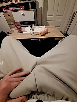 Kevindauerhorny online show from December 20, 6:13 pm