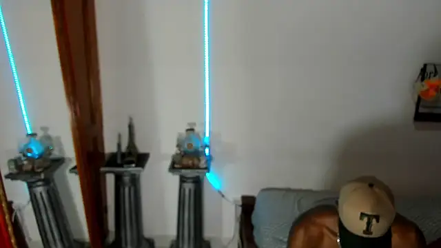 Snapshot of Darick_brown chatting on December 15, 3:34 am Darick brown online show from December 15, 3:34 am