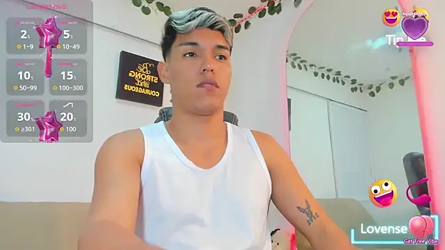 Snapshot of ryan_carter08 chatting on October 18, 2:27 am ryan carter08 online show from October 18, 2:27 am