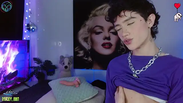 maxiy 001 online show from April 27, 8:33 am