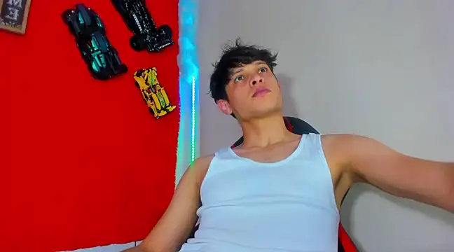 Snapshot of LilOwen_ chatting on March 2, 10:45 pm LilOwen online show from March 2, 10:45 pm