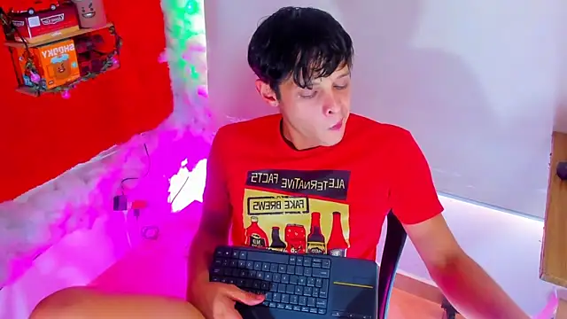 LilOwen  online show from September 26, 8:17 pm
