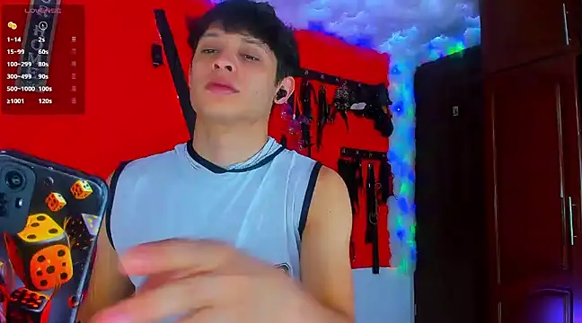 Snapshot of LilOwen_ chatting on March 13, 2:27 am LilOwen online show from March 13, 2:27 am
