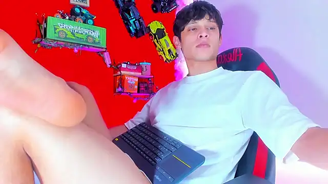 LilOwen  online show from October 15, 7:32 pm