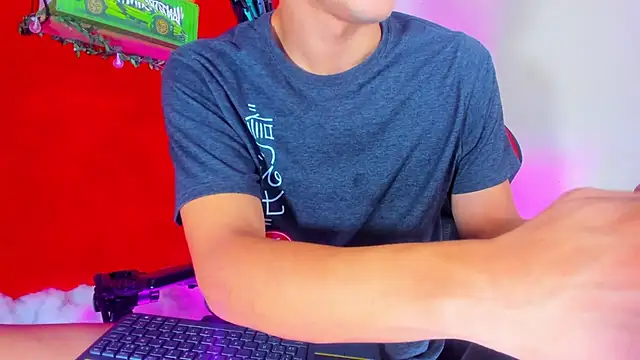 LilOwen  online show from September 22, 7:24 pm