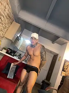 Snapshot of Dominiofit chatting on October 30, 12:46 am Dominiofit online show from October 30, 12:46 am