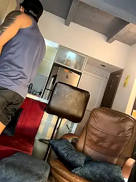 Snapshot of Dominiofit chatting on October 25, 12:34 am Dominiofit online show from October 25, 12:34 am