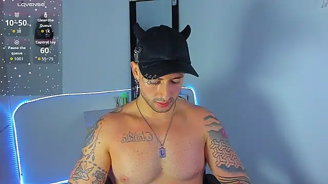 Snapshot of Ares_blue chatting on October 8, 10:30 am Ares blue online show from October 8, 10:30 am