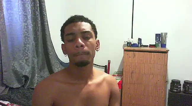 Snapshot of 29YOURZ_28_ chatting on February 5, 10:30 am 29YOURZ 28 online show from February 5, 10:30 am