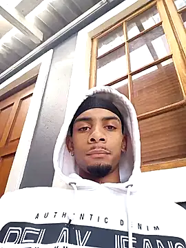 Snapshot of 29YOURZ_28_ chatting on December 13, 3:43 pm 29YOURZ 28 online show from December 13, 3:43 pm