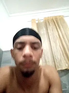 Snapshot of 29YOURZ_28_ chatting on December 4, 8:18 pm 29YOURZ 28 online show from December 4, 8:18 pm