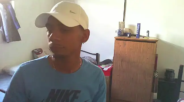 Snapshot of 29YOURZ_28_ chatting on February 9, 7:49 am 29YOURZ 28 online show from February 9, 7:49 am