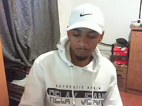 Snapshot of 29YOURZ_28_ chatting on September 15, 3:02 pm 29YOURZ 28 online show from September 15, 3:02 pm