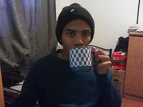 Snapshot of 29YOURZ_28_ chatting on September 12, 6:13 am 29YOURZ 28 online show from September 12, 6:13 am