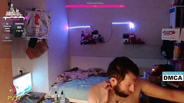 Snapshot of BISEXGOOD777 chatting on December 25, 11:31 pm BISEXGOOD777 online show from December 25, 11:31 pm