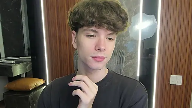 calvin love you online show from April 29, 5:06 pm