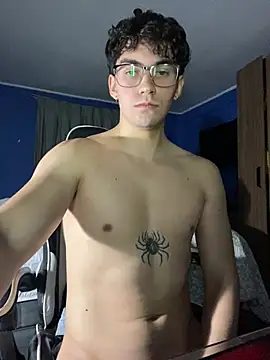 clguyy online show from March 29, 6:46 am