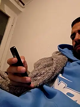 Snapshot of charlye_inkkkk chatting on December 16, 1:42 am charlye inkkkk online show from December 16, 1:42 am