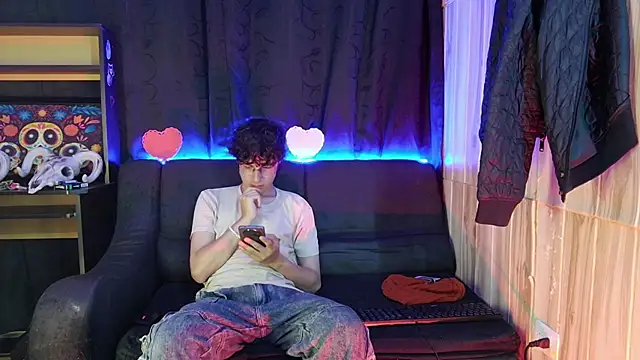 Jeam hot online show from February 15, 9:28 pm