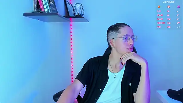 manu vera online show from January 11, 8:21 pm