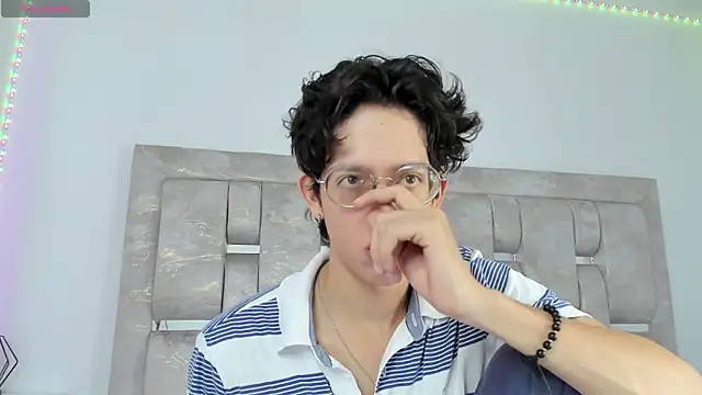 manu vera online show from December 21, 11:55 am