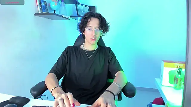 manu vera online show from October 21, 2:47 am