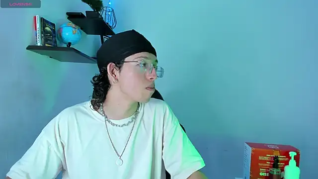 manu vera online show from November 5, 3:41 am