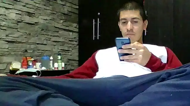 Snapshot of Sexylatin64 chatting on January 2, 10:44 pm Sexylatin64 online show from January 2, 10:44 pm