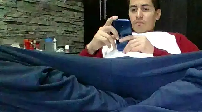 Snapshot of Sexylatin64 chatting on January 3, 10:51 pm Sexylatin64 online show from January 3, 10:51 pm