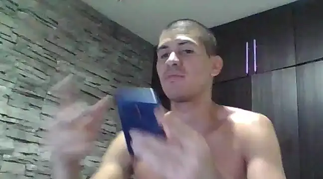 Snapshot of Sexylatin64 chatting on December 11, 2:32 am Sexylatin64 online show from December 11, 2:32 am