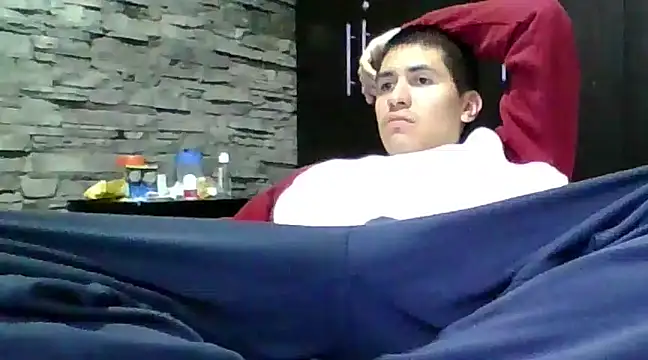 Snapshot of Sexylatin64 chatting on January 8, 10:37 pm Sexylatin64 online show from January 8, 10:37 pm