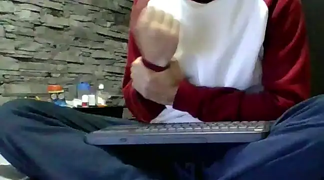 Snapshot of Sexylatin64 chatting on January 7, 11:33 am Sexylatin64 online show from January 7, 11:33 am