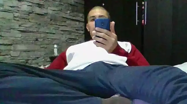 Snapshot of Sexylatin64 chatting on February 25, 10:29 pm Sexylatin64 online show from February 25, 10:29 pm