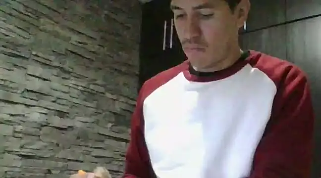Snapshot of Sexylatin64 chatting on January 10, 9:44 am Sexylatin64 online show from January 10, 9:44 am