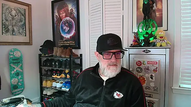 Snapshot of fillingyourthroat2 chatting on October 9, 3:17 pm fillingyourthroat2 online show from October 9, 3:17 pm